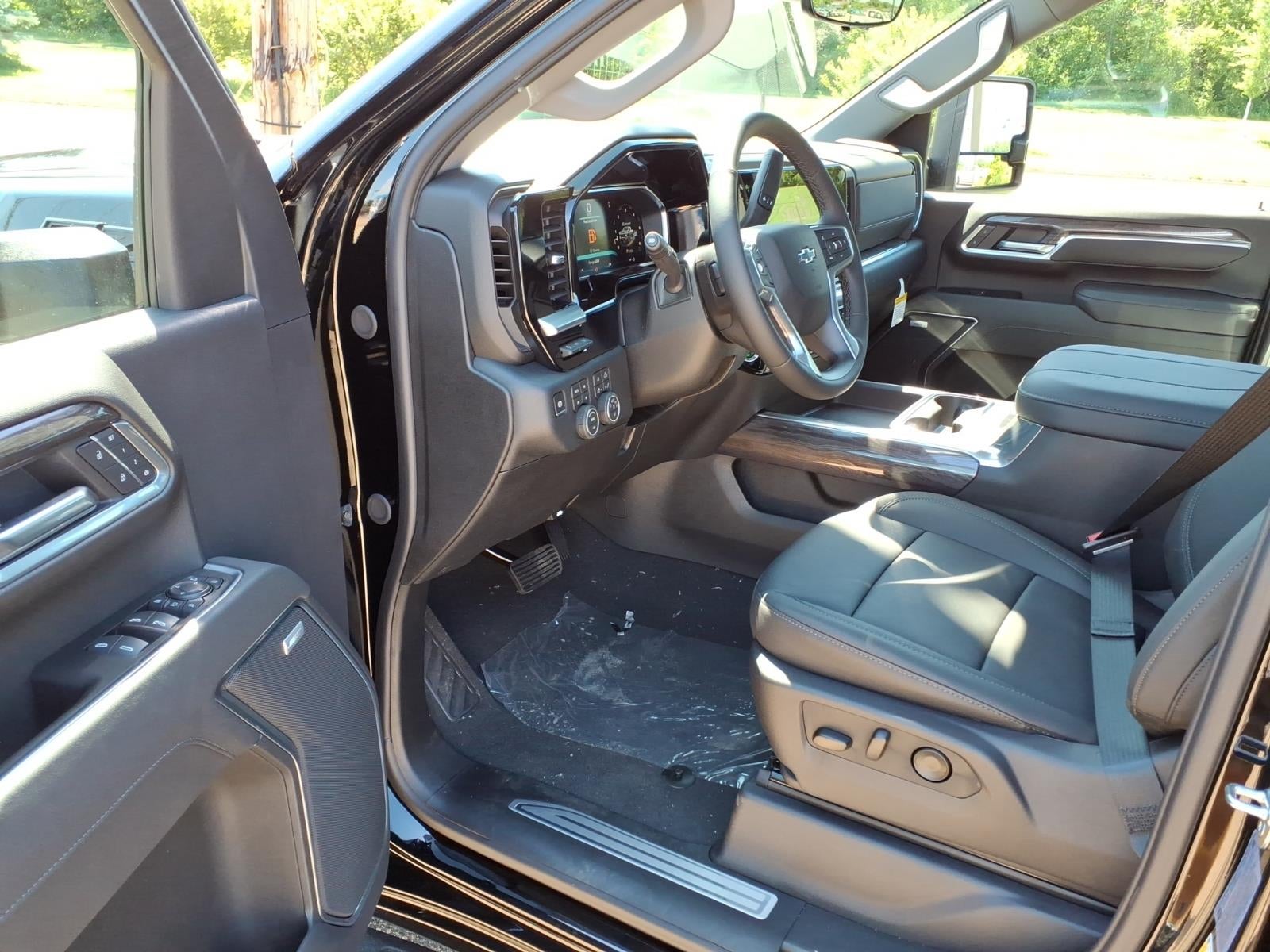 2026 Chevrolet Silverado 3500 HD LTZ - Photo 7
