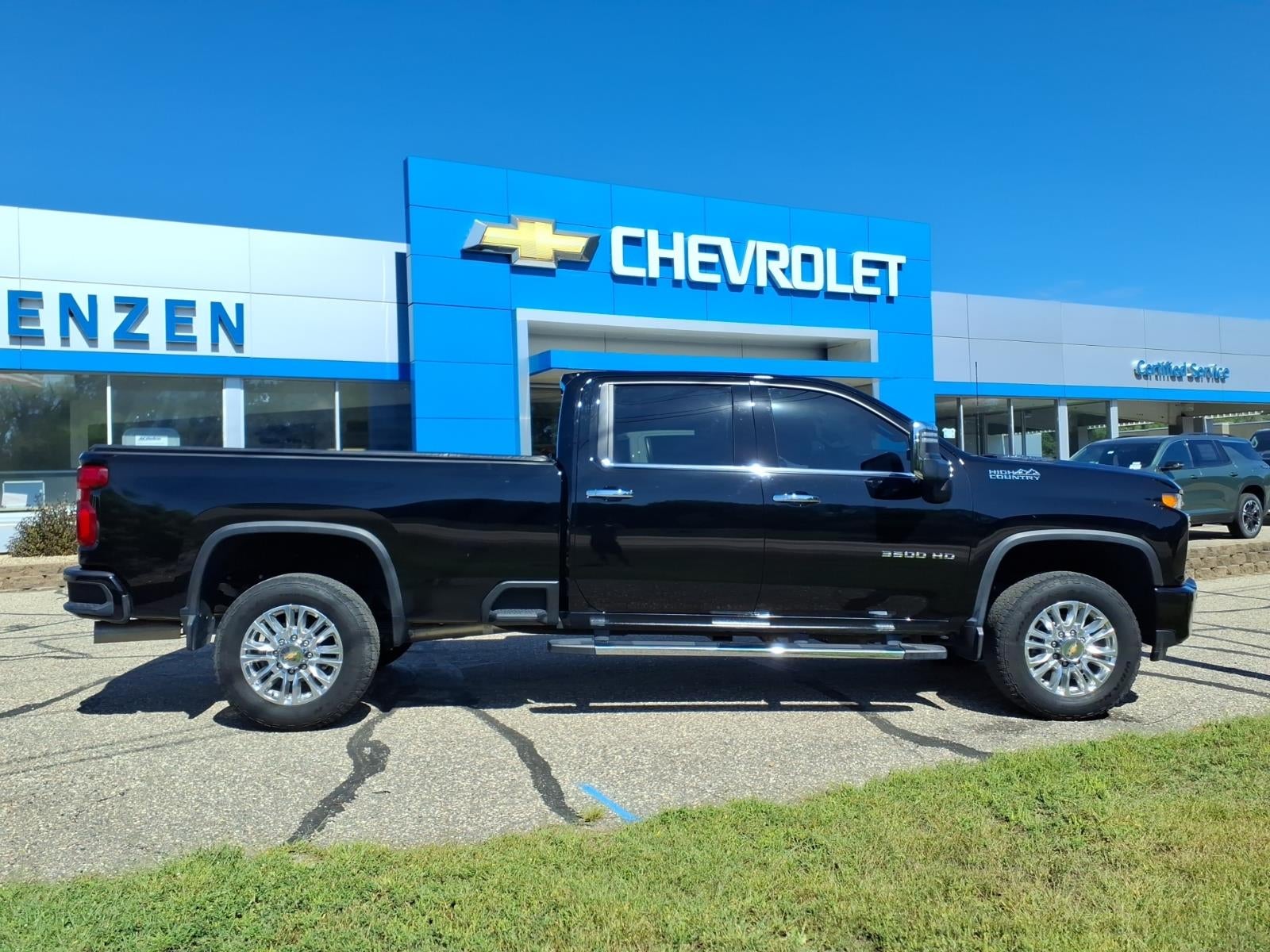 Used 2022 Chevrolet Silverado 3500HD High Country with VIN 1GC4YVEY1NF266184 for sale in Chaska, Minnesota