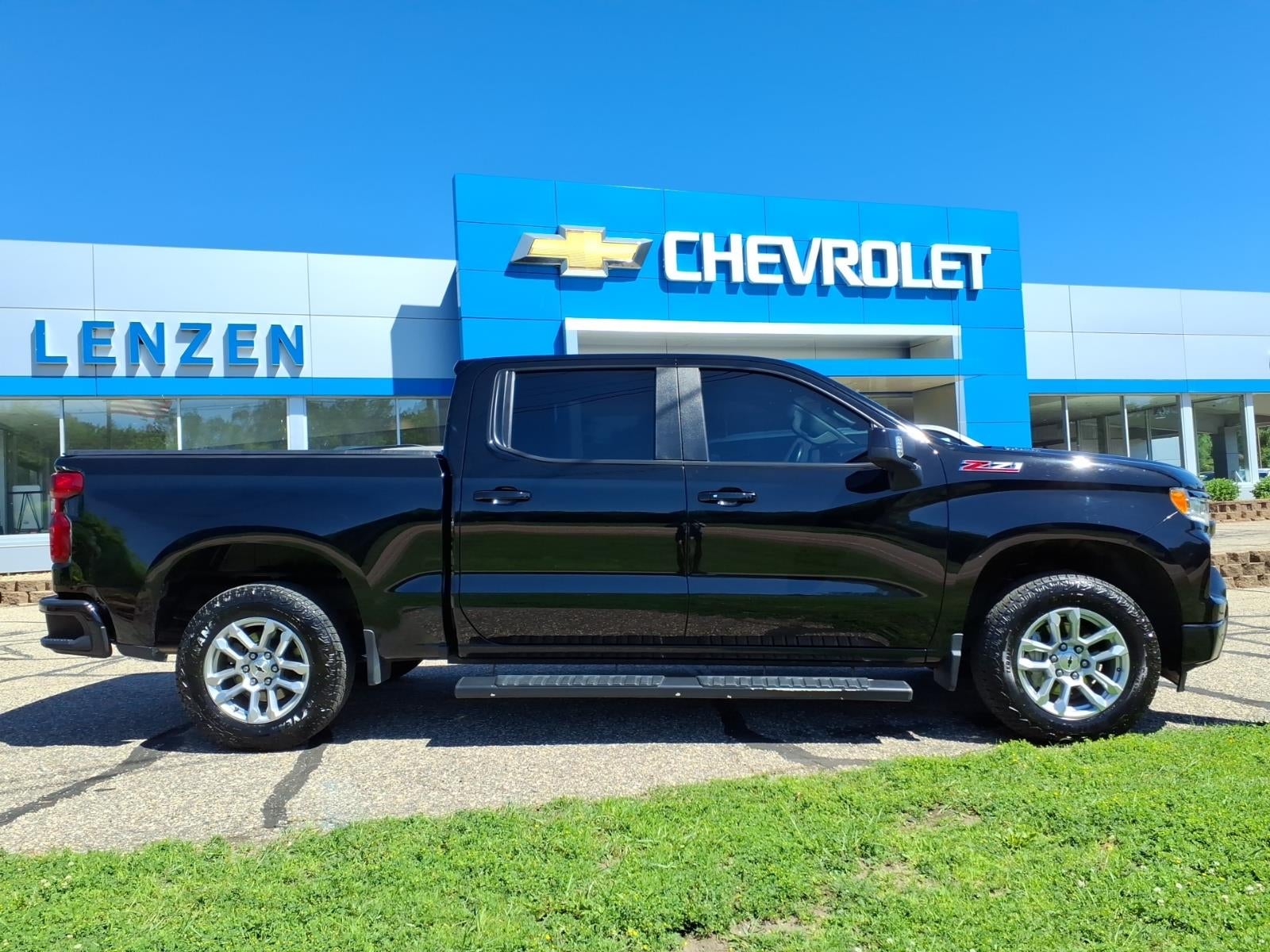 Used 2023 Chevrolet Silverado 1500 RST with VIN 1GCUDEE89PZ290259 for sale in Chaska, Minnesota