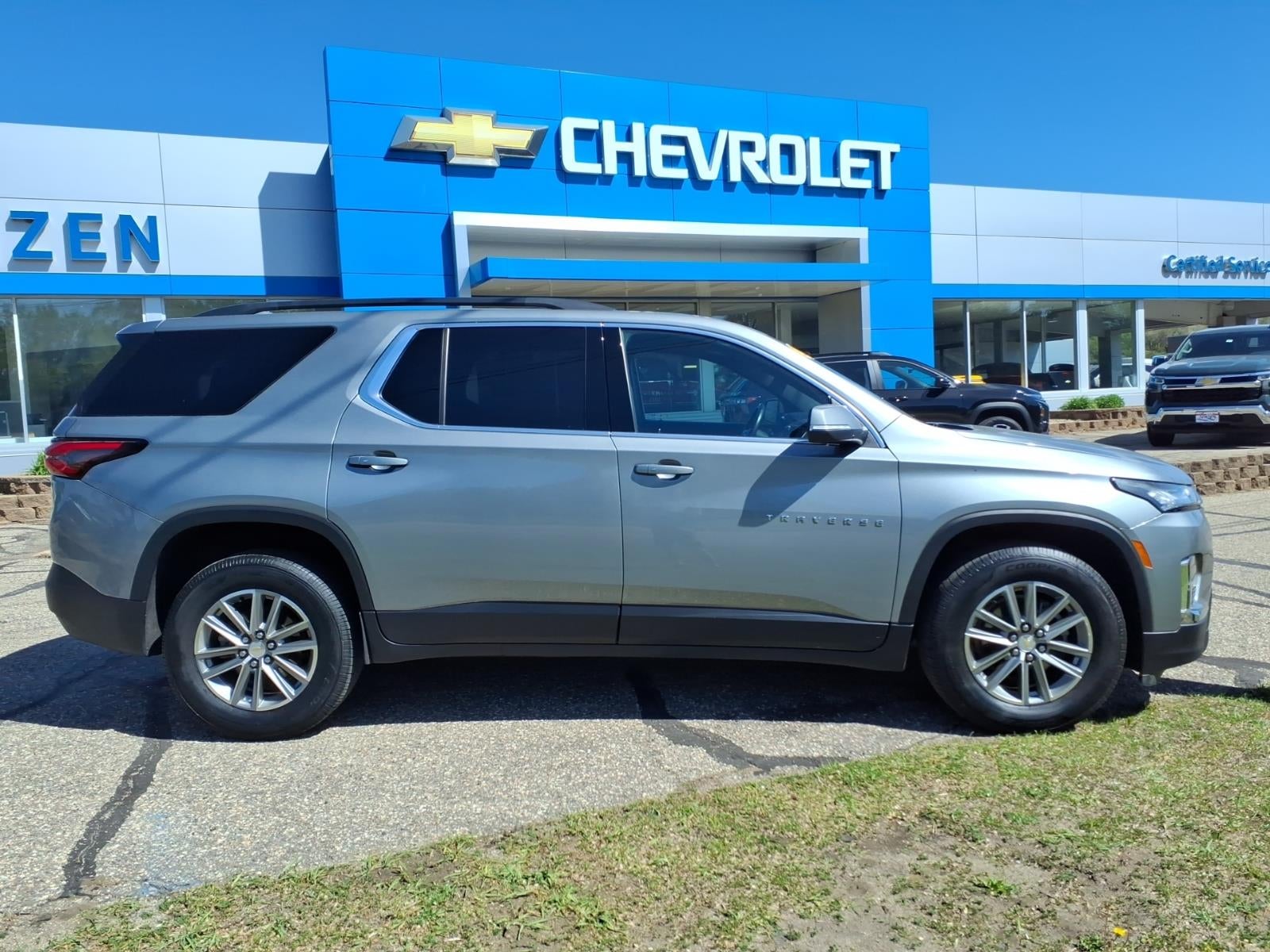 Used 2023 Chevrolet Traverse 3LT with VIN 1GNEVHKW0PJ159832 for sale in Chaska, Minnesota
