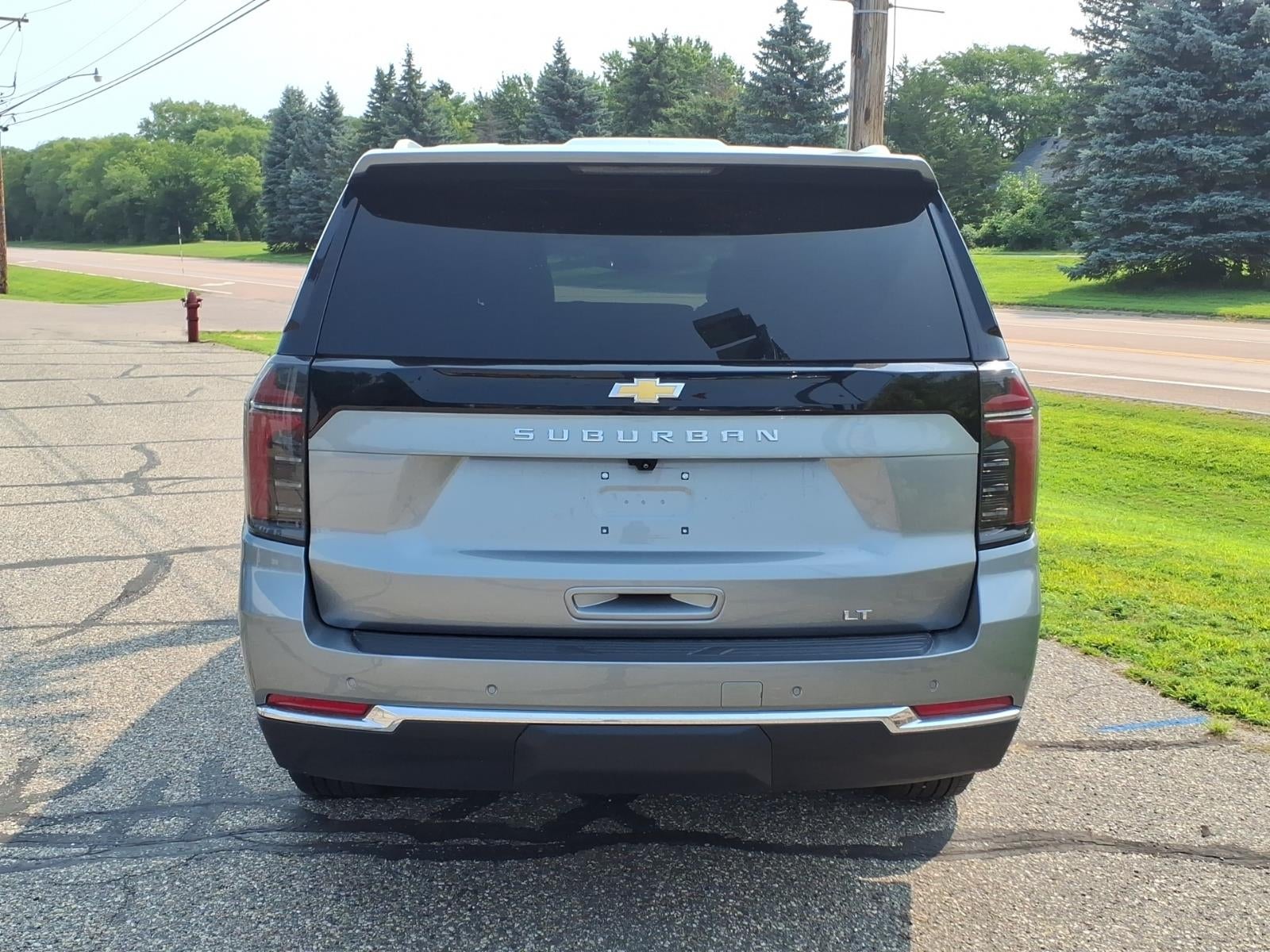 2025 Chevrolet Suburban LT