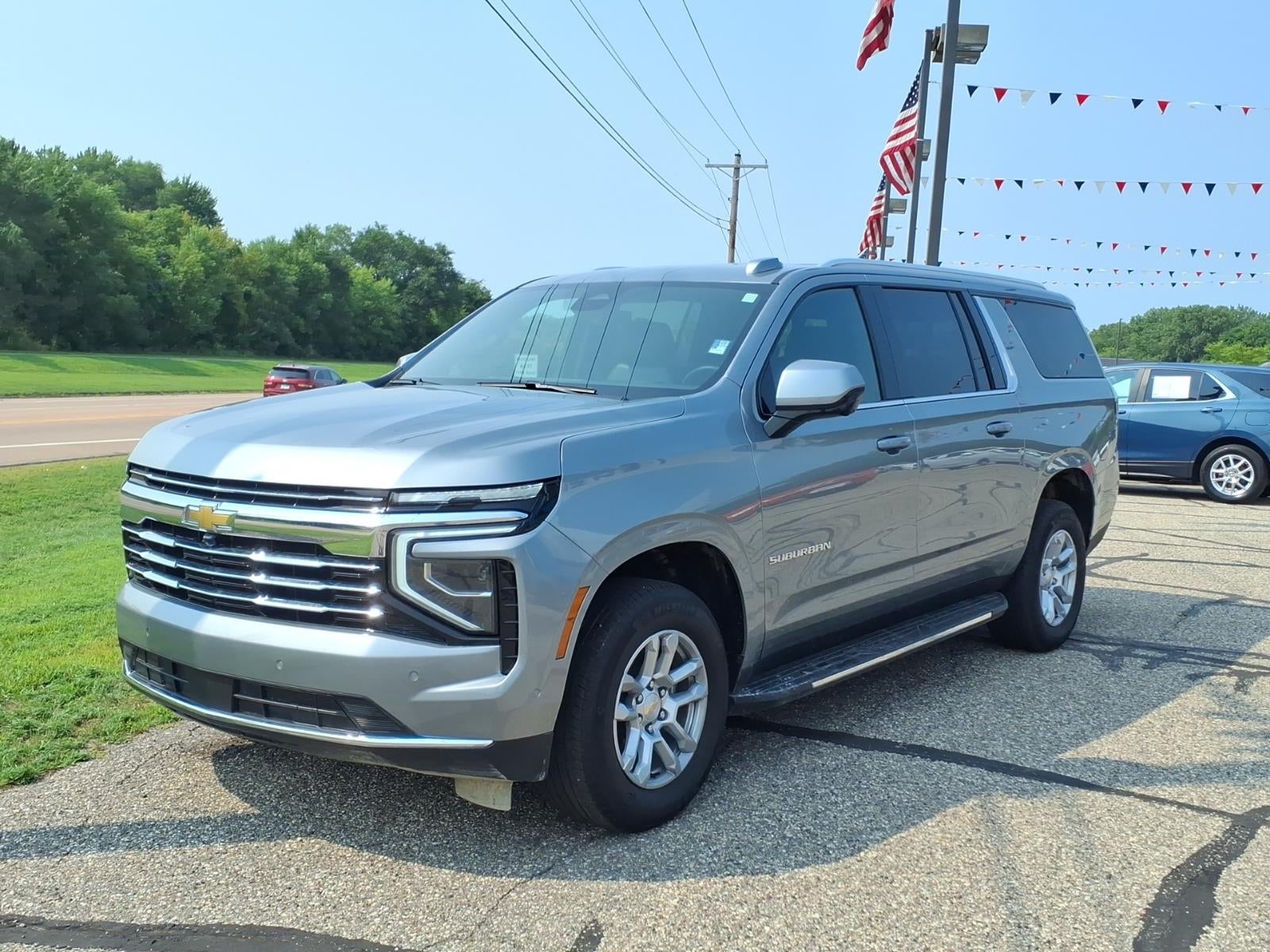 2025 Chevrolet Suburban LT