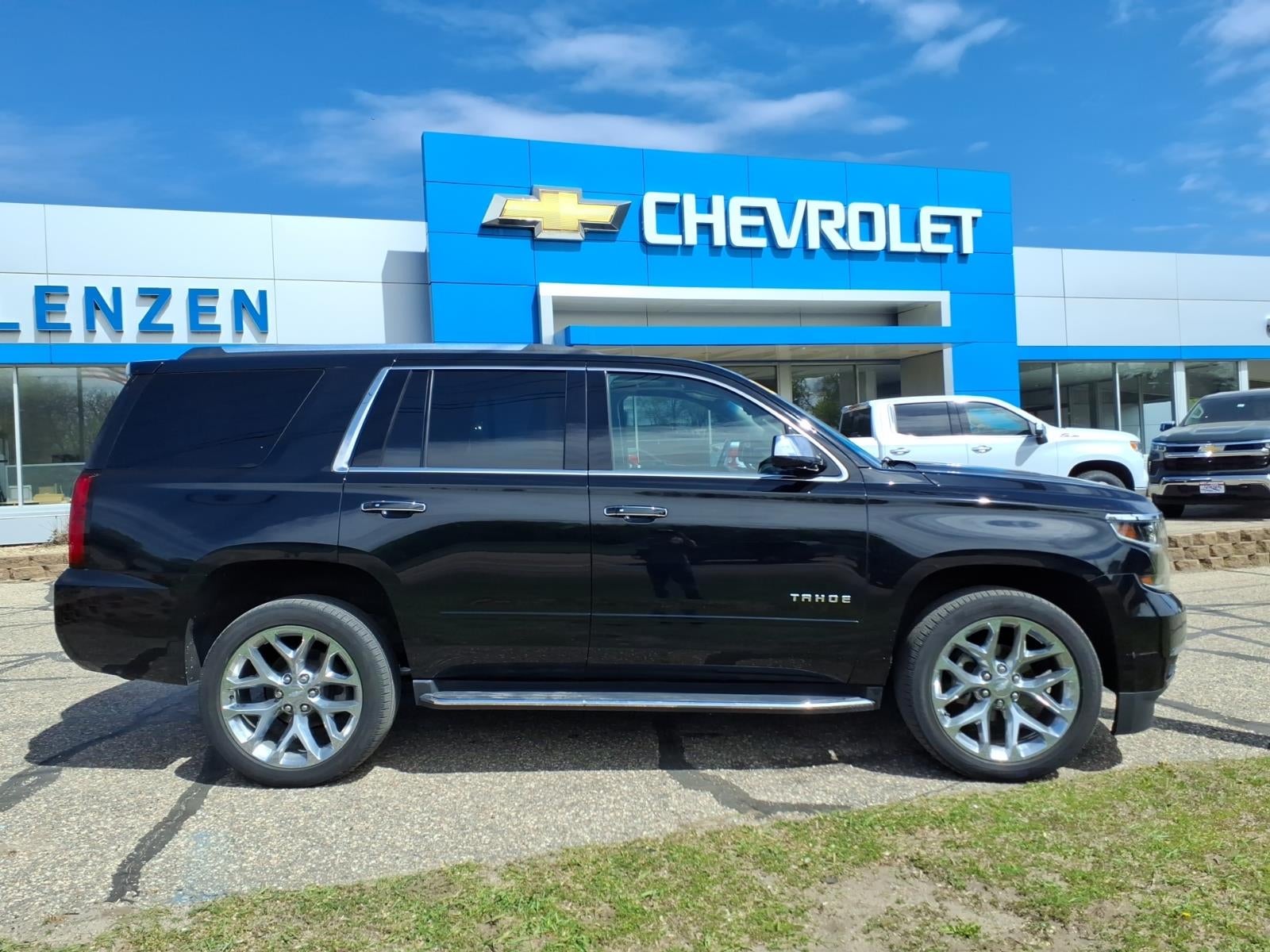 Used 2019 Chevrolet Tahoe Premier with VIN 1GNSKCKC6KR297227 for sale in Chaska, Minnesota