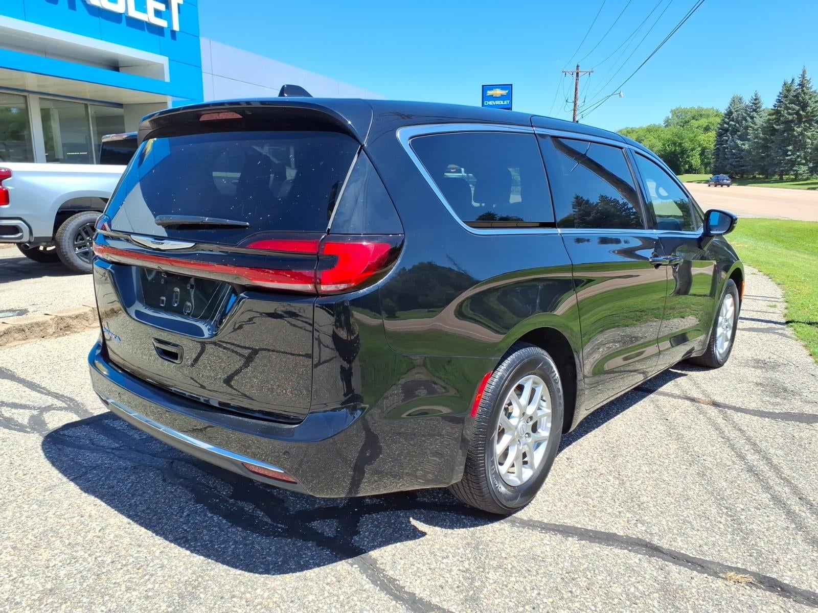 2026 Chrysler Pacifica Select