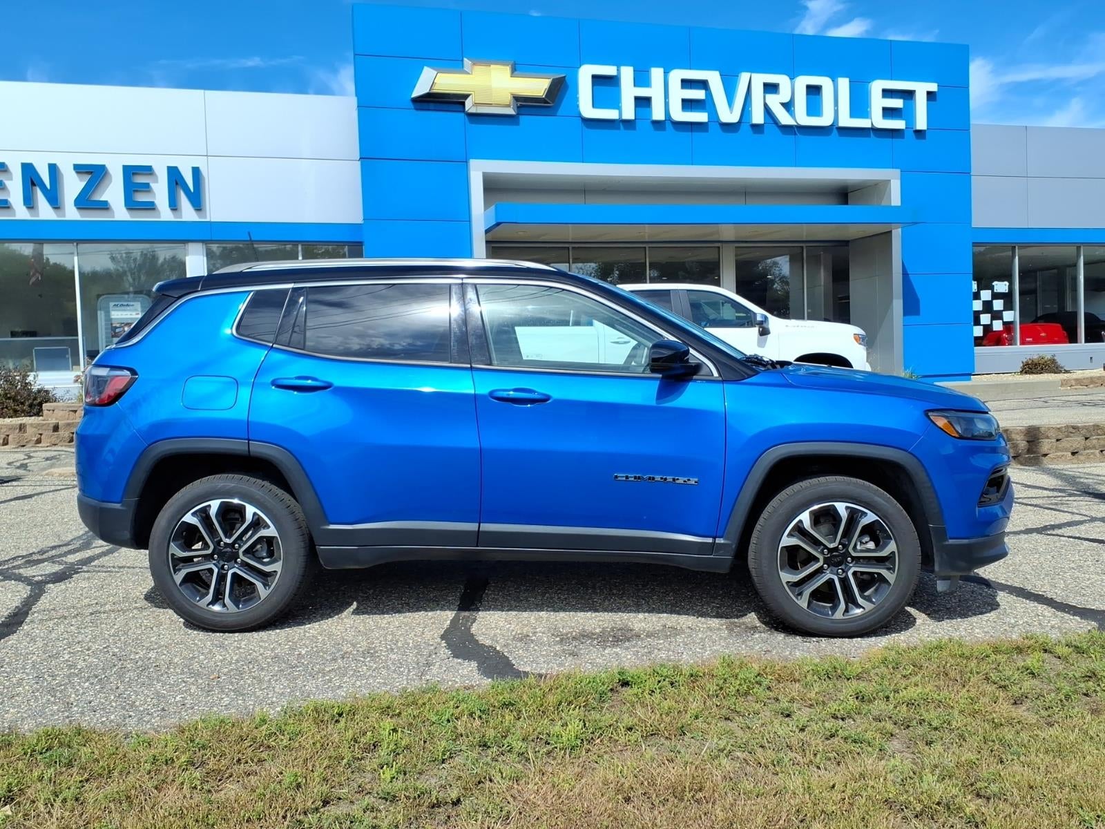 Used 2022 Jeep Compass Limited with VIN 3C4NJDCB8NT232038 for sale in Chaska, Minnesota