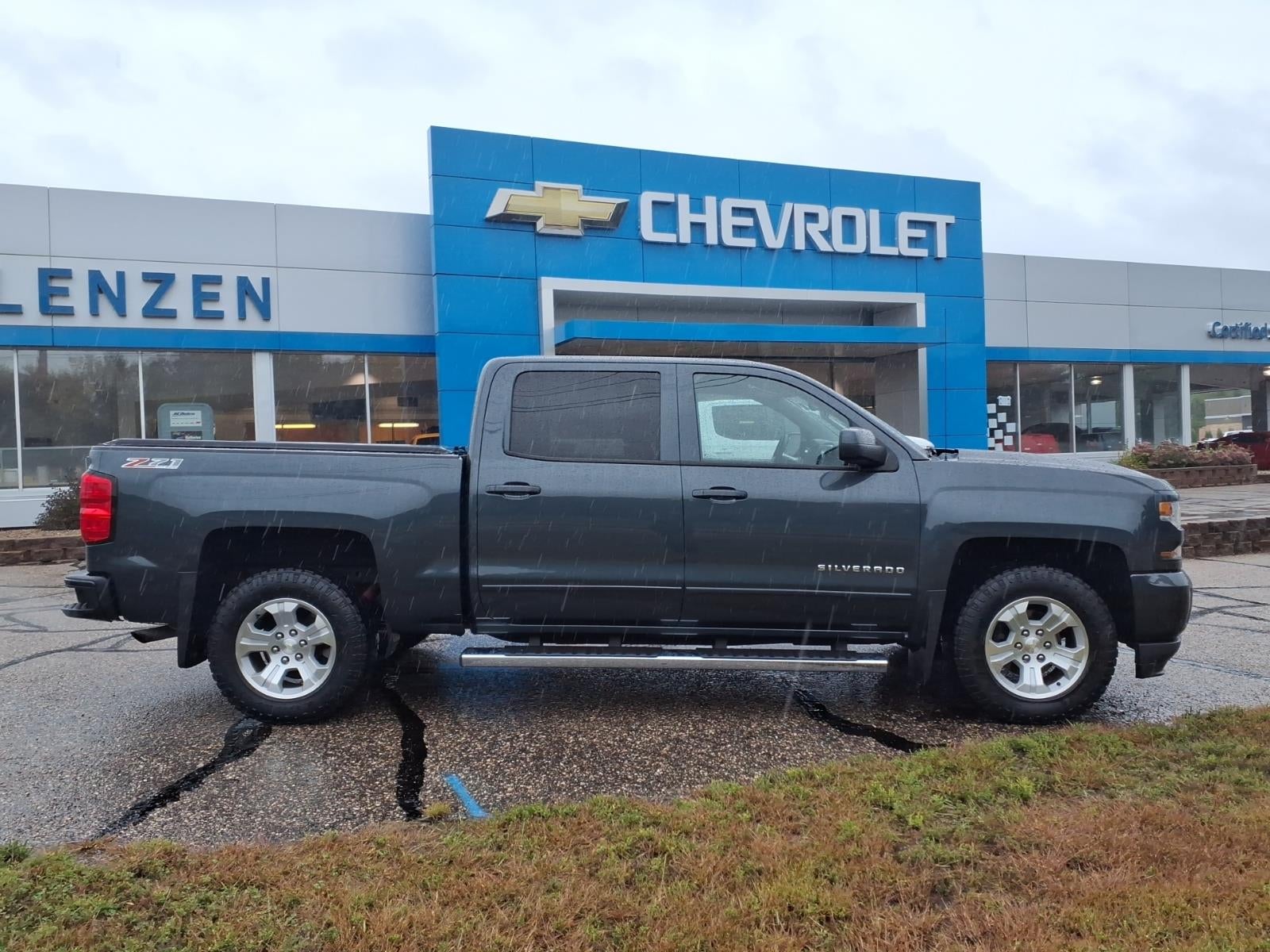 Used 2017 Chevrolet Silverado 1500 LT Z71 with VIN 3GCUKREC3HG469769 for sale in Chaska, Minnesota
