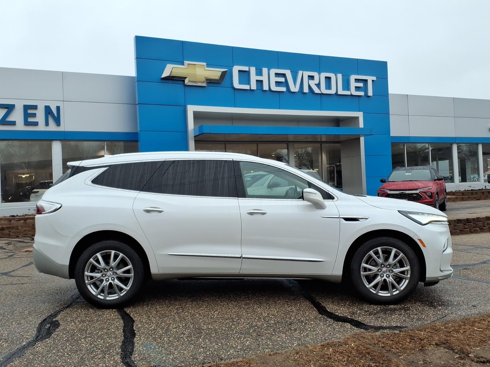 2023 Buick Enclave Essence